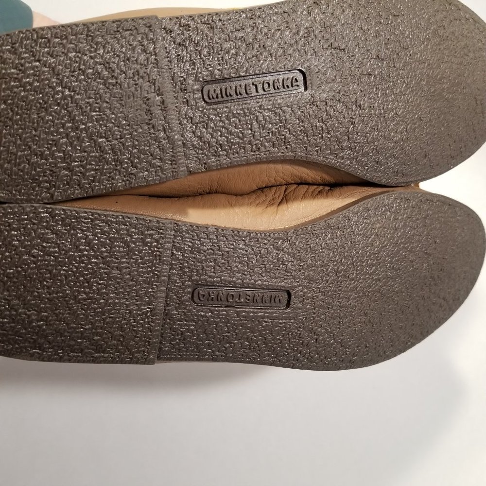Minnetonka Women's Butter Kiltie Moccasin Tan - Picture 6 of 6